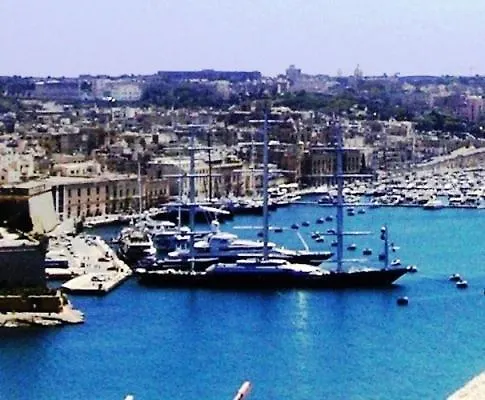 Castille Suites Penthouses Valletta Aparthotel